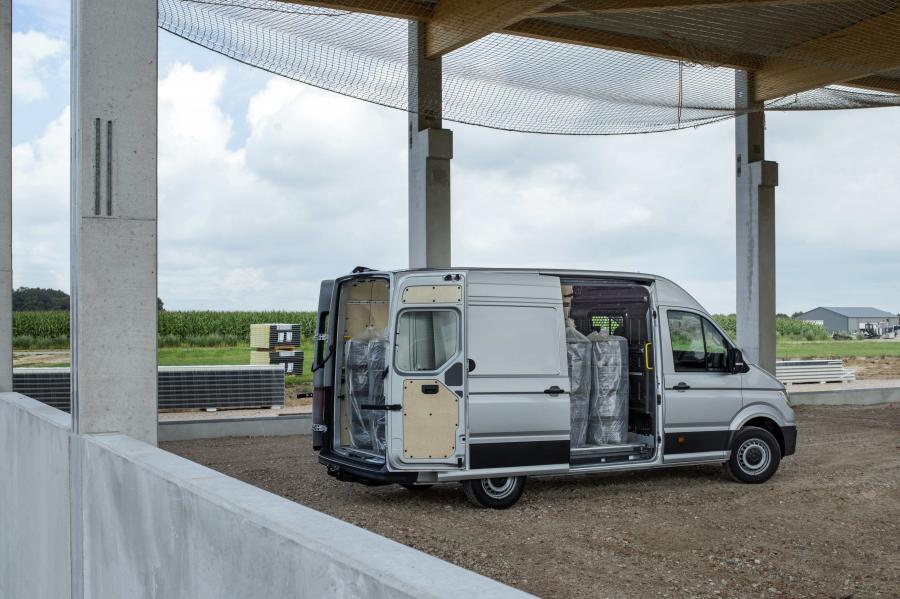  Volkswagen Crafter High Roof Van 2016 года  (фото 25 из 49)